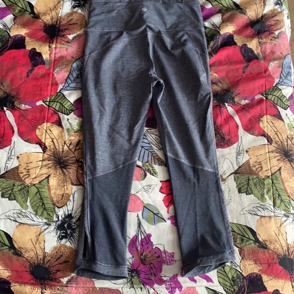 Lululemon Hit it 21’ Crop - Picture 5 of 12